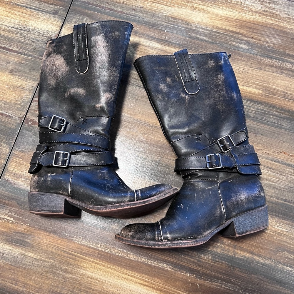 Coconuts by Matisse boots: size 7.5 TTS distressed Black